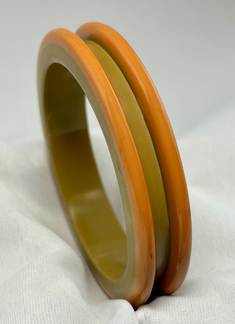 BB180 double cast saturn ring bakelite bangle